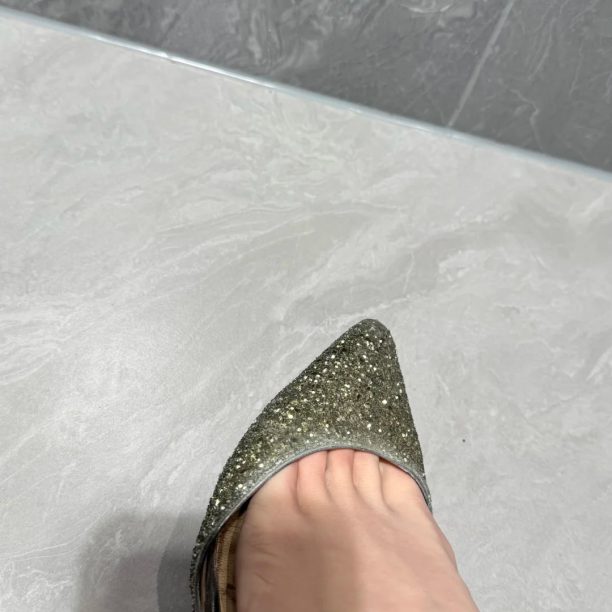 闲置 Jimmy Choo 银闪尖头侧空平底单鞋 周仰杰亮片浅口女鞋